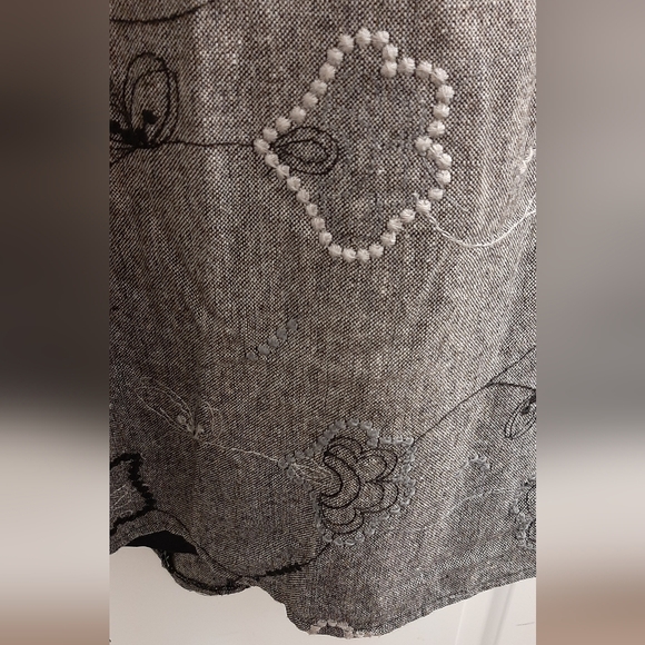 J Michaels Gray A-Line Skirt Fluted Hem Stitched Floral Pattern Size 16 - Picture 3 of 6